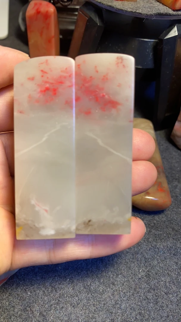 巴林鸡血对章、质地干净细腻