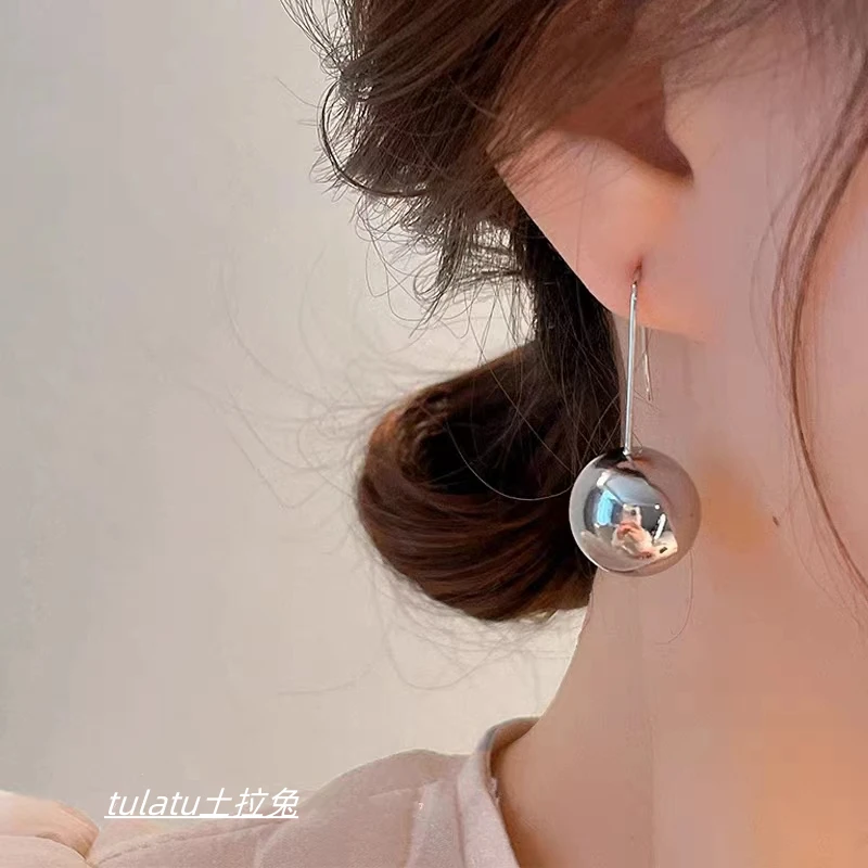 土拉兔 合金耳饰 简约圆珠耳钩轻奢小众设计感新款女潮流金银耳饰