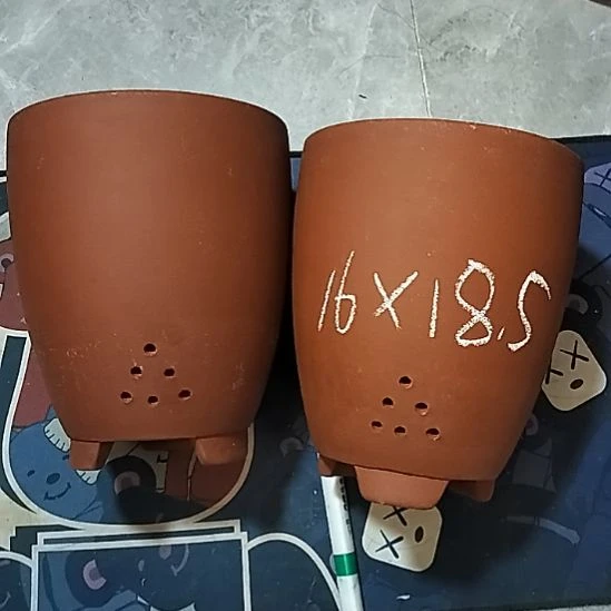 紫砂20CM（含）-50CM（不含）红泥三角两个微瑕