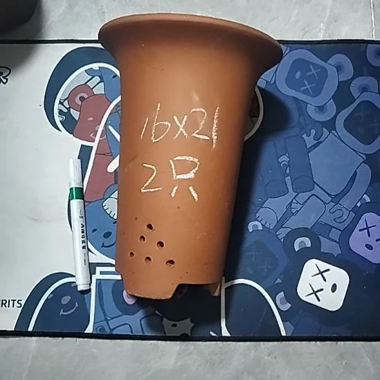 紫砂20CM(含)-50CM(不含)小红兰花两个微瑕点点