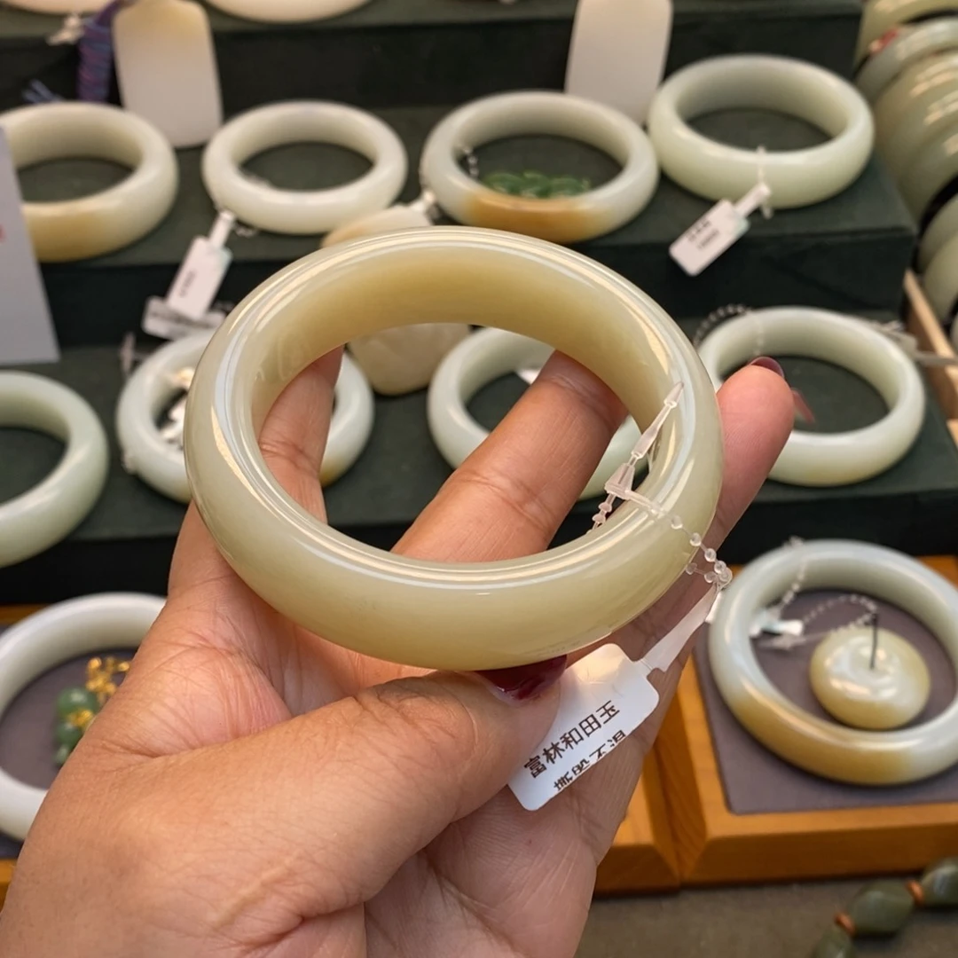 和田玉（糖玉）手镯未镶嵌