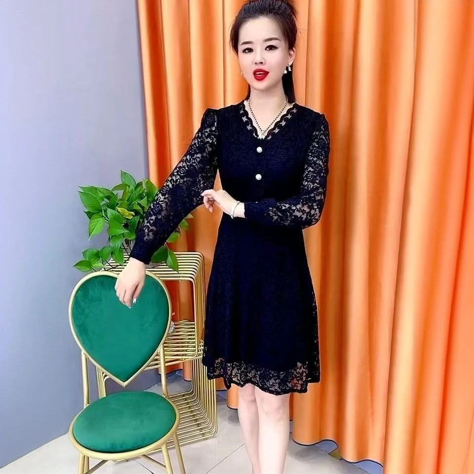 春秋冬季新款黑色蕾丝连衣裙修身显瘦中长款洋气时尚长袖高端裙