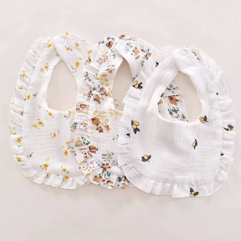 新生婴儿花边公主围嘴宝宝口水巾柔软四季薄款绉布按扣4层吐奶巾