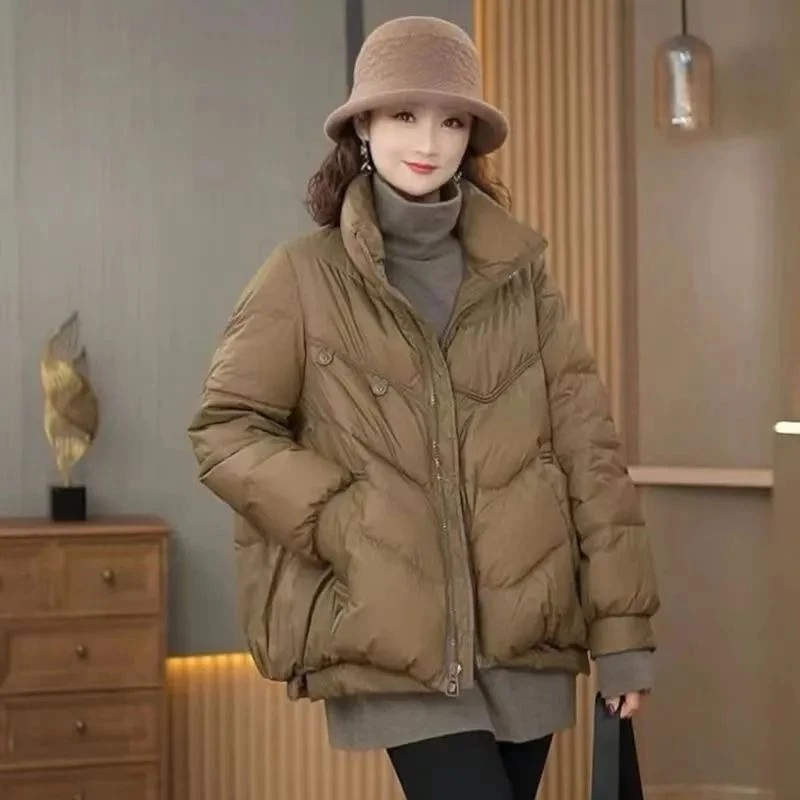 反季新款2023韩版服女短款宽松时尚小个子白外套冬
