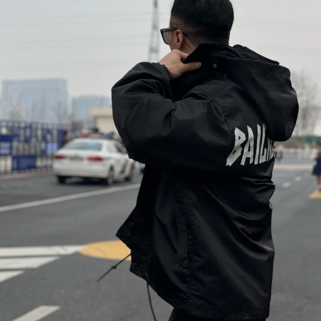 b家胶带冲锋衣运动休闲防风连帽黑色户外潮流