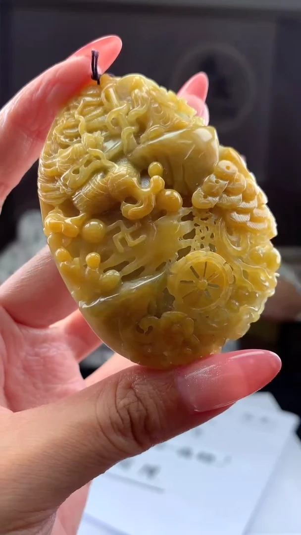 【闪购商品】定制翡翠未镶嵌挂件多样性发货（拍一发一）