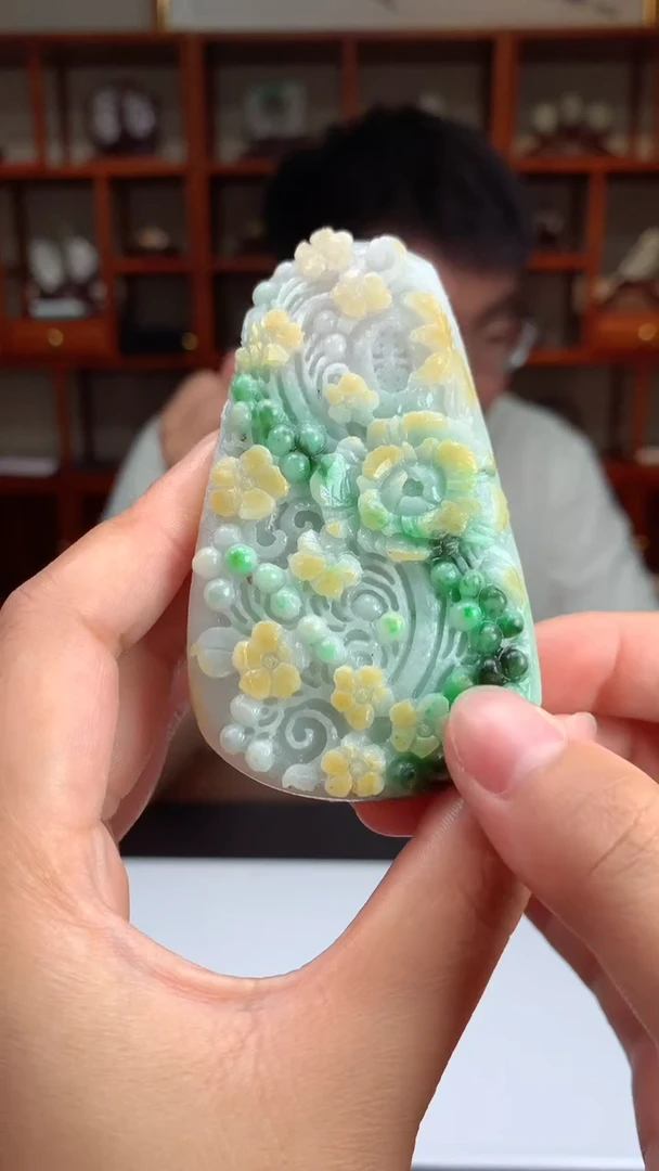 【闪购商品】定制翡翠未镶嵌挂件多样性发货(拍一发一)