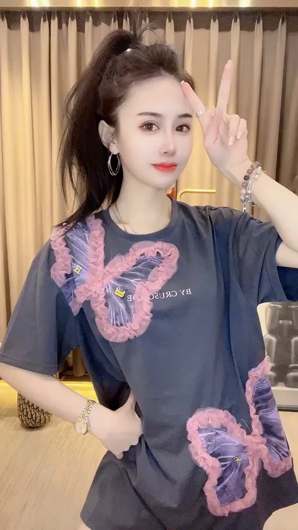 现货休闲时尚宽松大t 立体蝴蝶装饰