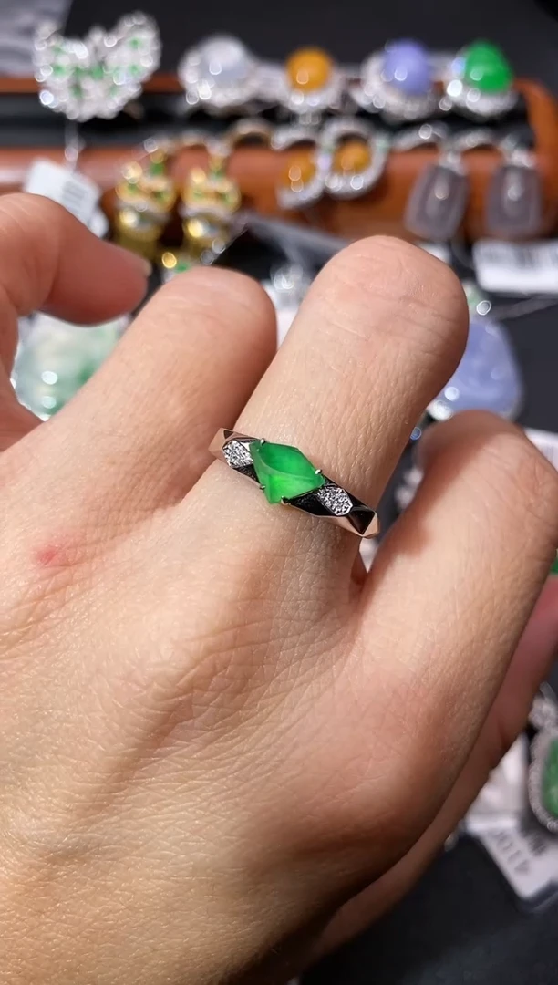 【闪购商品】翡翠戒指18K金镶嵌戒指