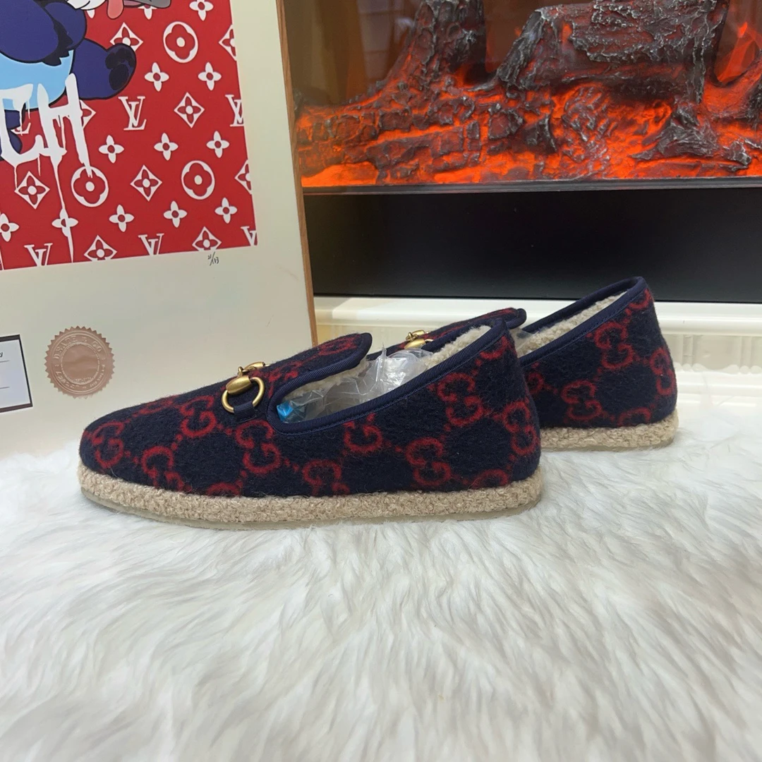 95新 GUCCI/古驰 古驰毛毛鞋36.5码 cj2382