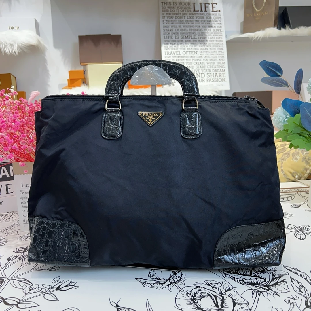 95新 Prada/普拉达 prada普拉达鳄压手提包 a3892