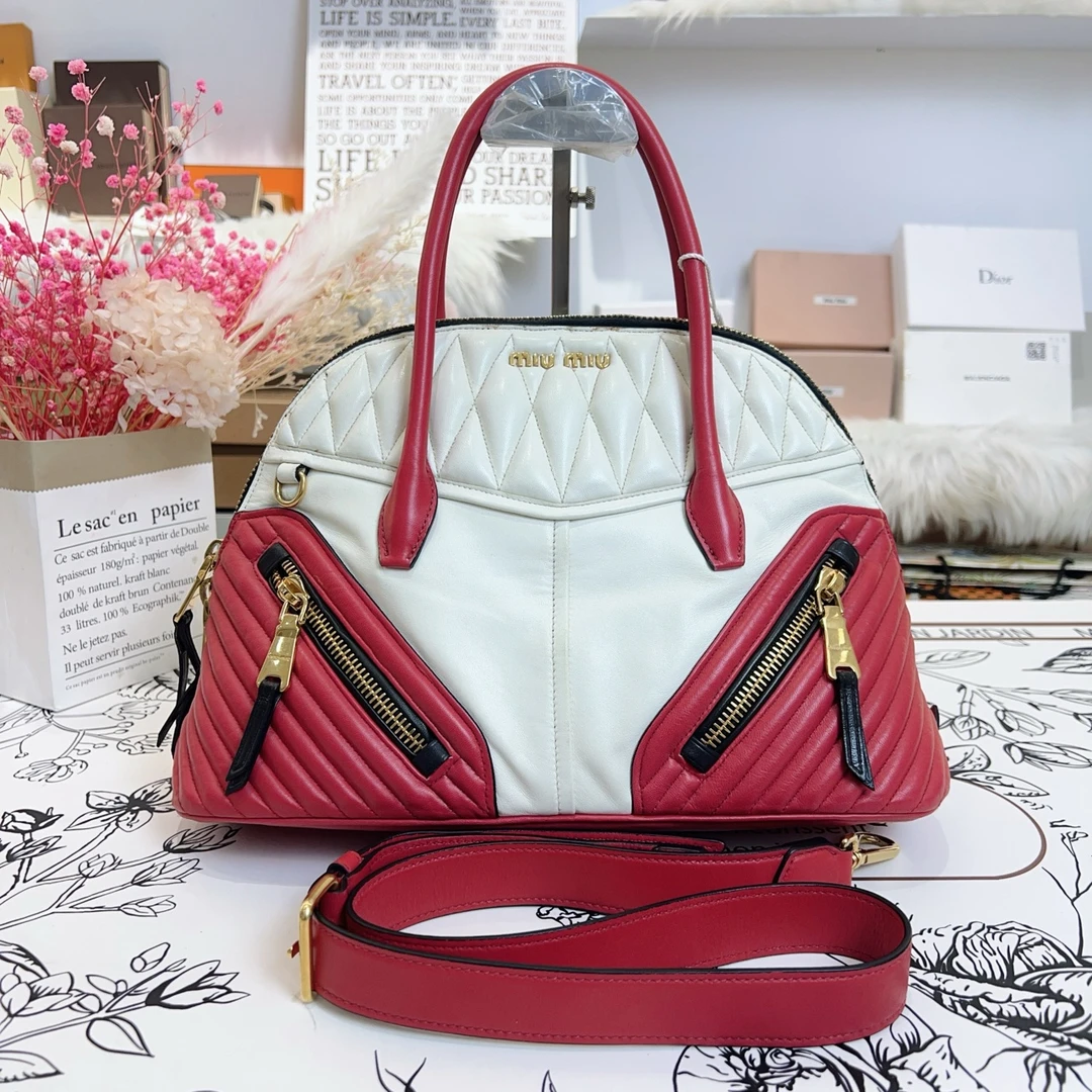 95新 MIU MIU/缪缪 箱包/单肩包 缪缪红白拼贝壳a4300