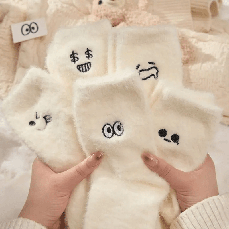 水貂表情袜子女秋冬加绒加厚保暖中筒袜加厚冬季新款学生日系卡通