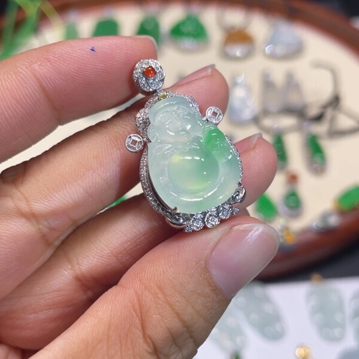 翡翠吊坠(不含链)18K金镶嵌翡翠