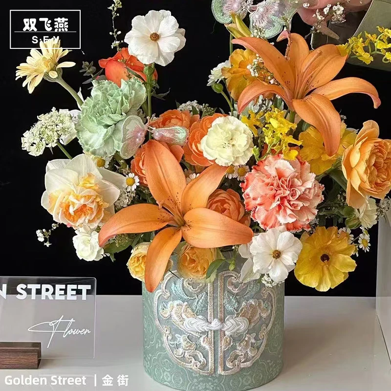 新中式云肩桶套二抱抱桶国风刺绣花束插花包装盒鲜花桶花艺资材