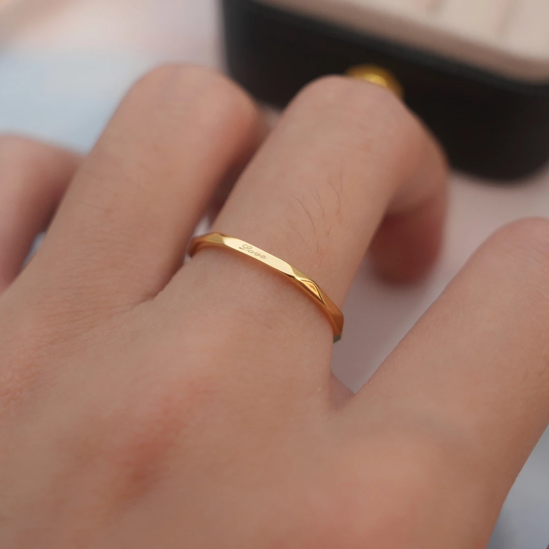 钛钢戒指 不掉色简约love雕刻字母戒指极细轻奢气质食指环Y054