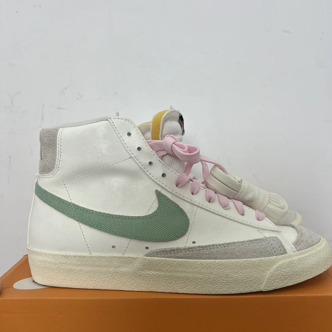 NIKE耐克成人高帮运动鞋 男款白色粉色两幅鞋带