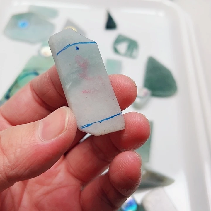 翡翠挂件未镶嵌纯天然