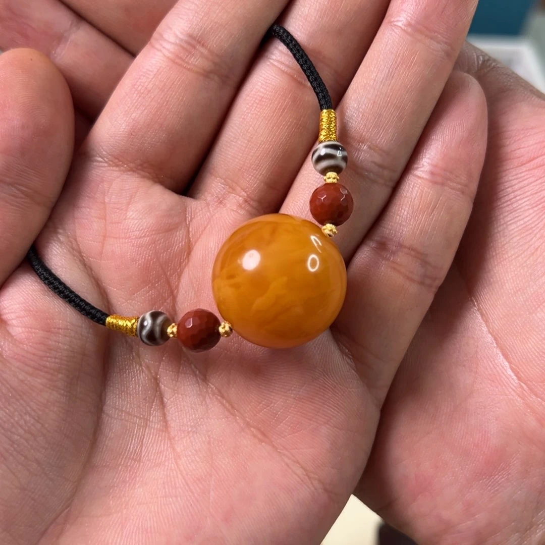 琥珀颈饰未镶嵌蜜蜡