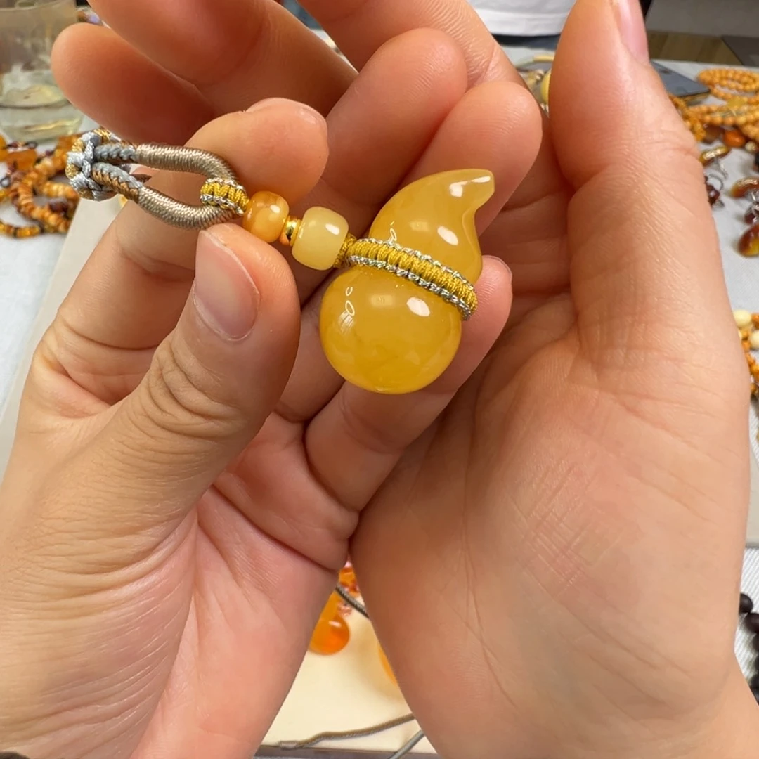 蜜蜡裸石未镶嵌蜜蜡