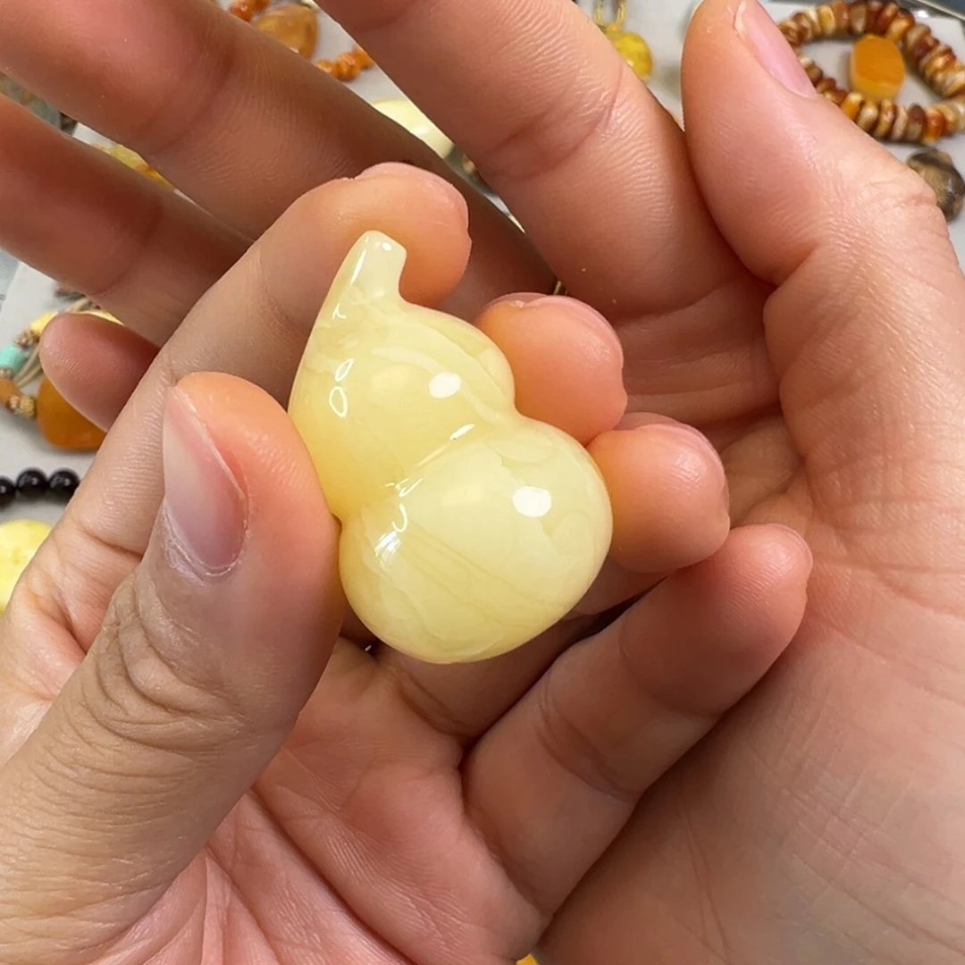 蜜蜡裸石未镶嵌蜜蜡