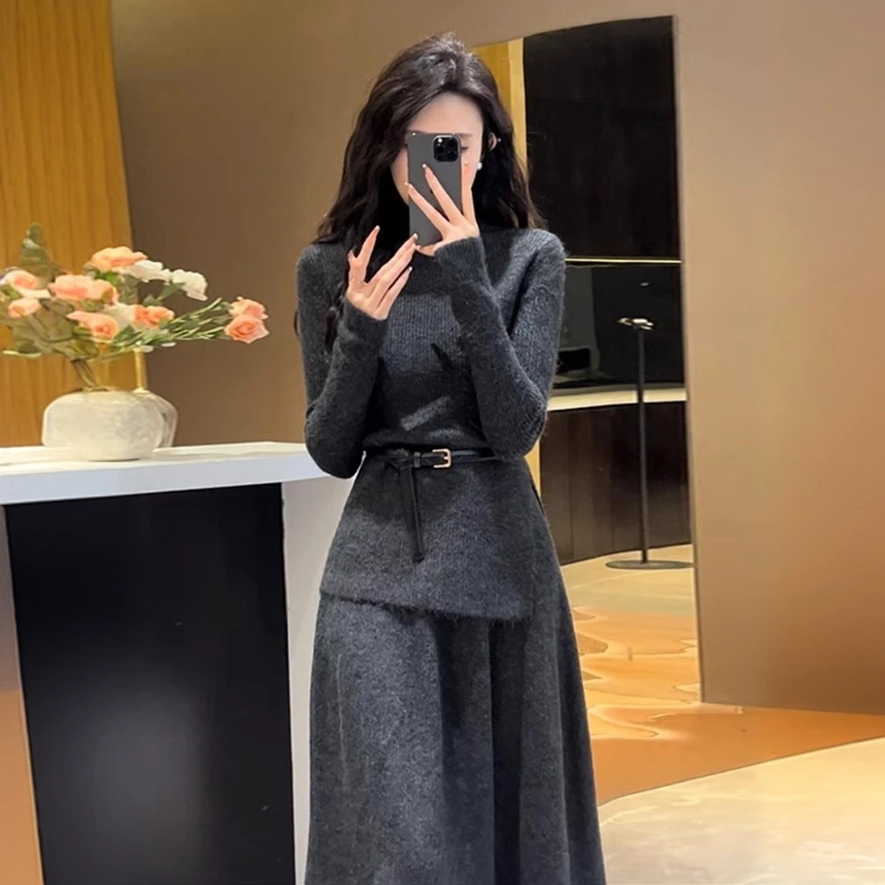 2025年秋冬季新款女装纯色茶系穿搭一整套小香赫本风针织衫裙子