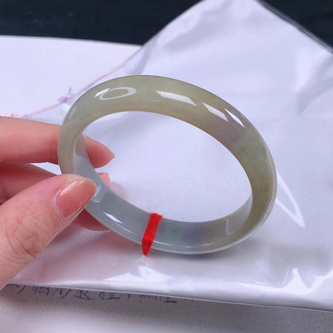 翡翠手镯未镶嵌 贵妃