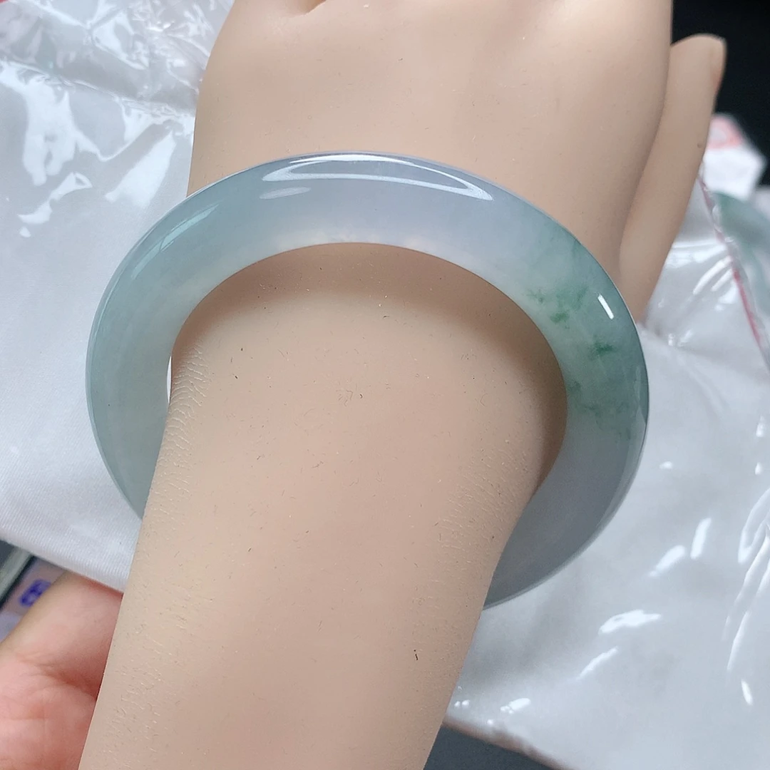翡翠手镯未镶嵌胖圆条 冰飘花 ⑧⑦