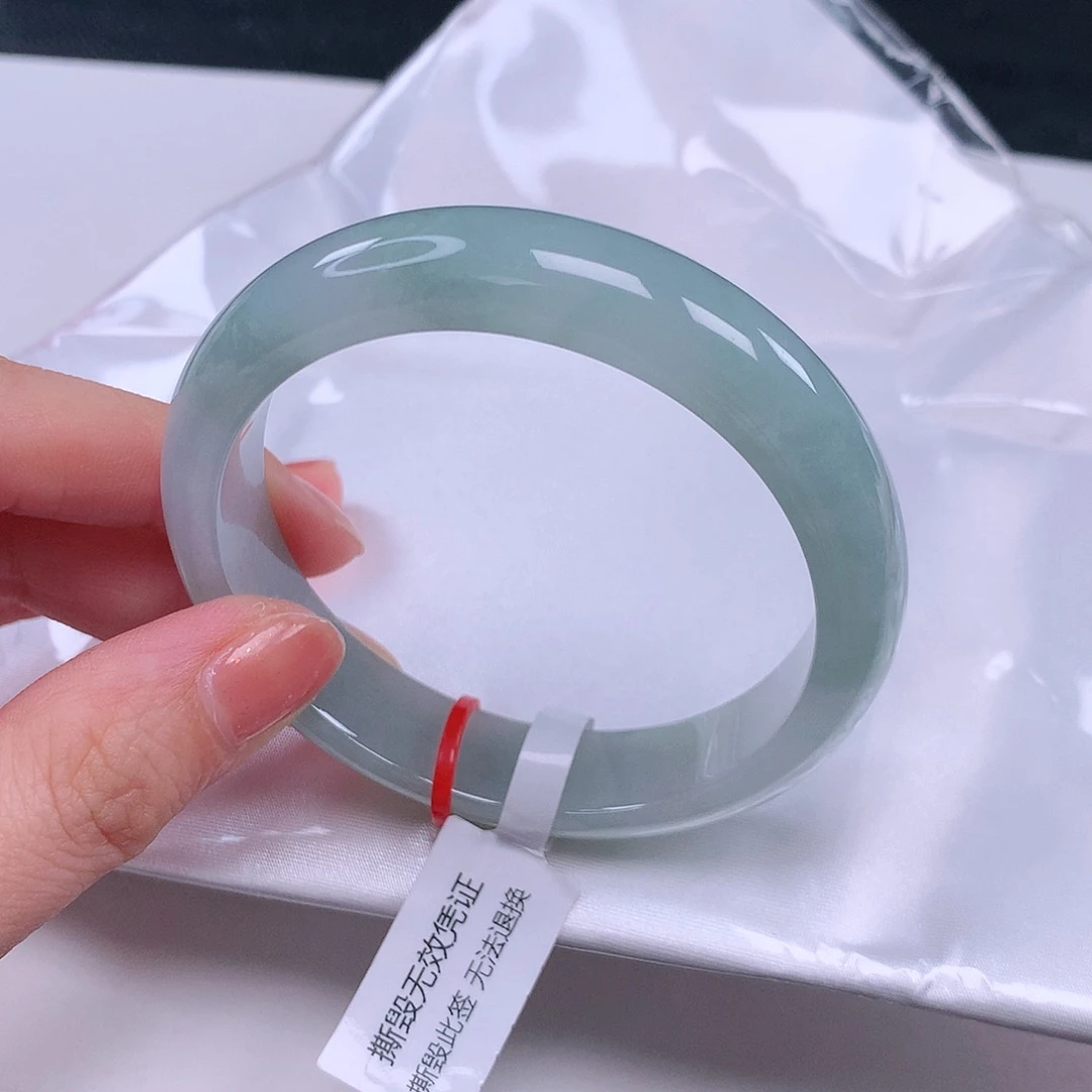 翡翠手镯未镶嵌 正圈