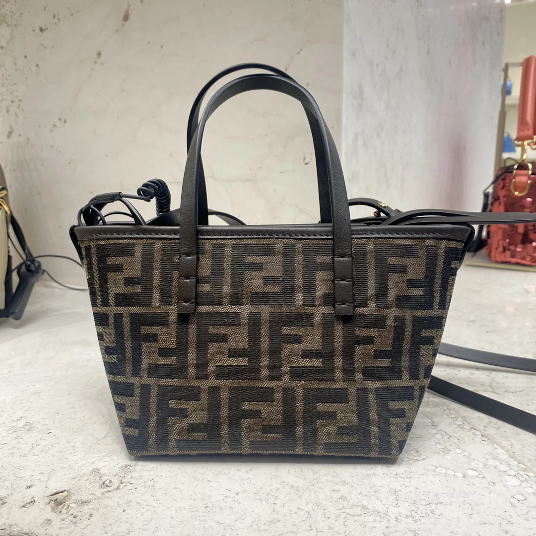 全新未使用 FENDI/芬迪 芬迪老花小托特