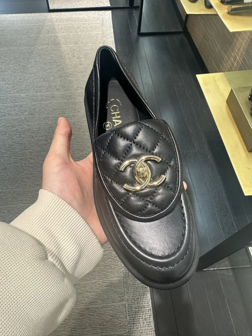 全新未使用 Chanel/香奈儿 香奈儿25C 新款 圆头平底乐福鞋