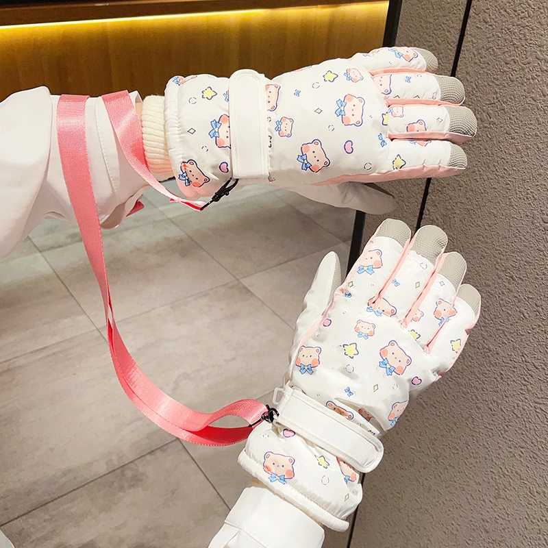 滑雪手套女冬季保暖加绒厚防寒防风防水骑行电动车可触屏卡通手套