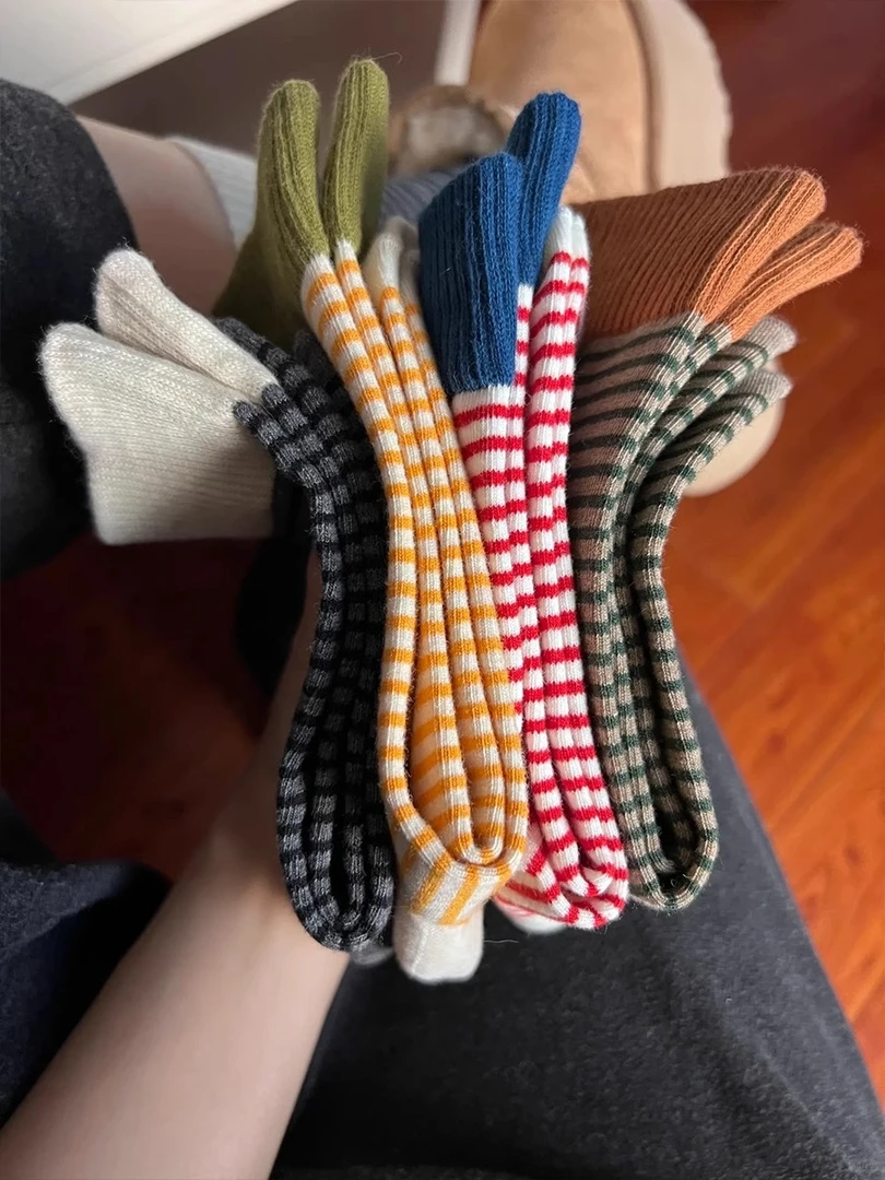 条纹袜子女中筒春秋款韩版ins潮网红配雪地靴复古美拉德堆堆长袜