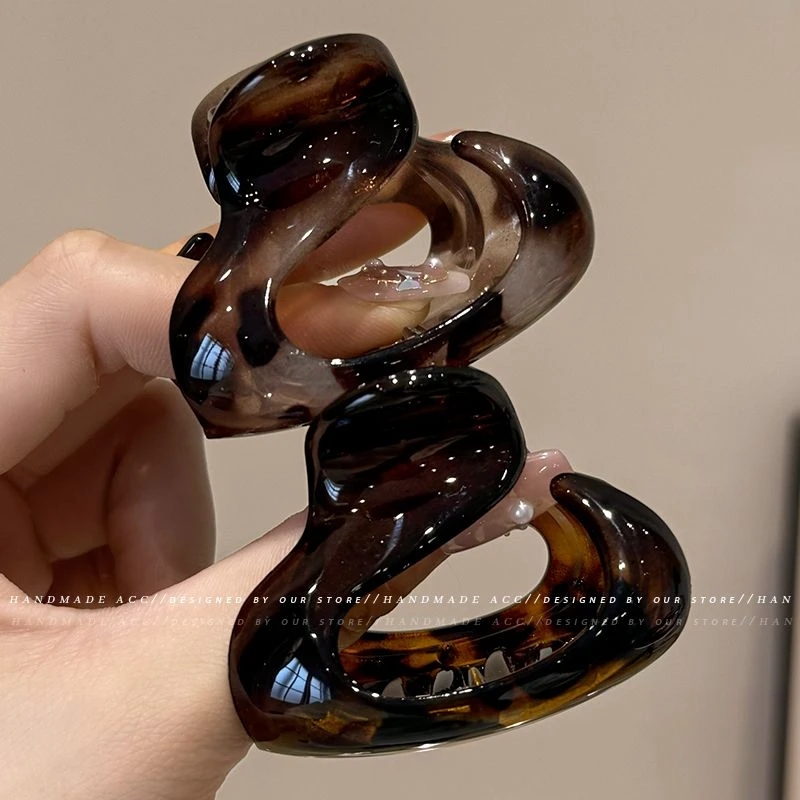 南瓜小号高级感不规则发夹女2024新款百搭抓夹后脑勺半扎发鲨鱼夹