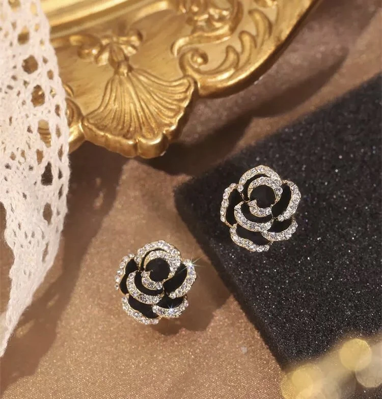 铜合金耳饰 高级感赫本风气质优雅山茶花时尚立体玫瑰花耳环