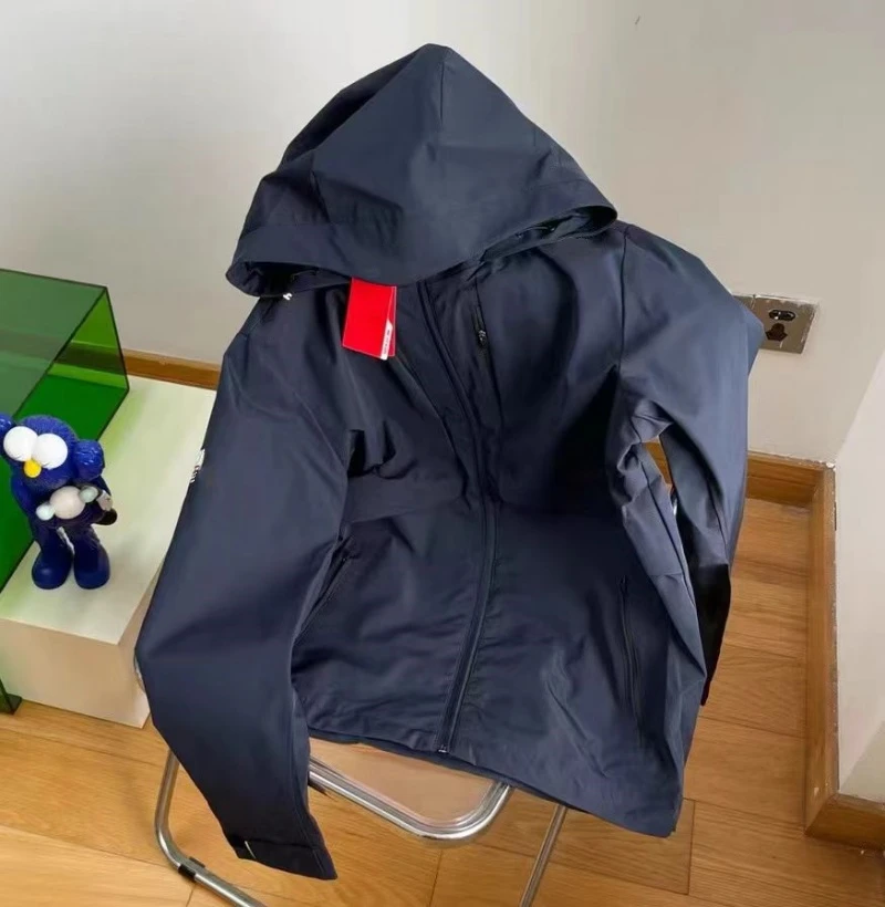 128-秋冬24款冲锋衣外套设计师款，男女款，高度防风防水billmaher