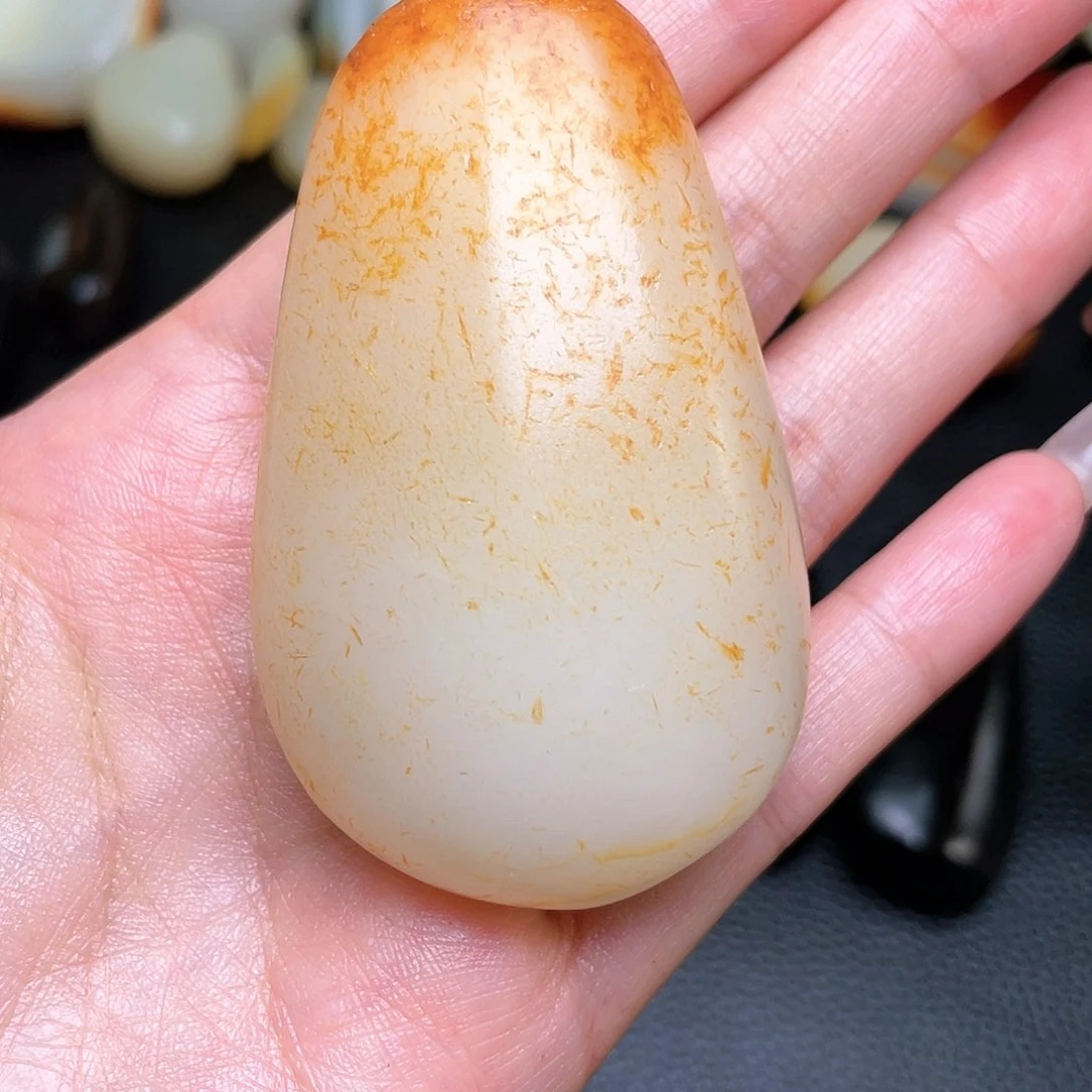 和田玉挂件未镶嵌静**候
