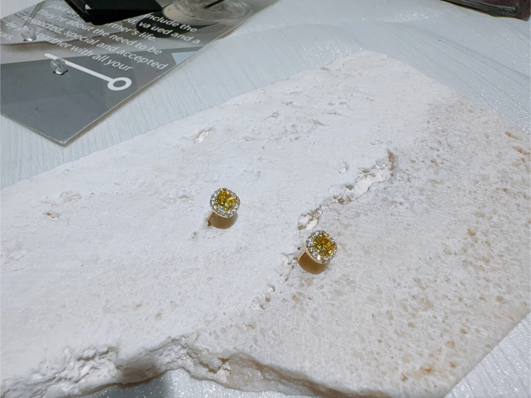 合金耳饰 不点推荐黄钻耳钉
