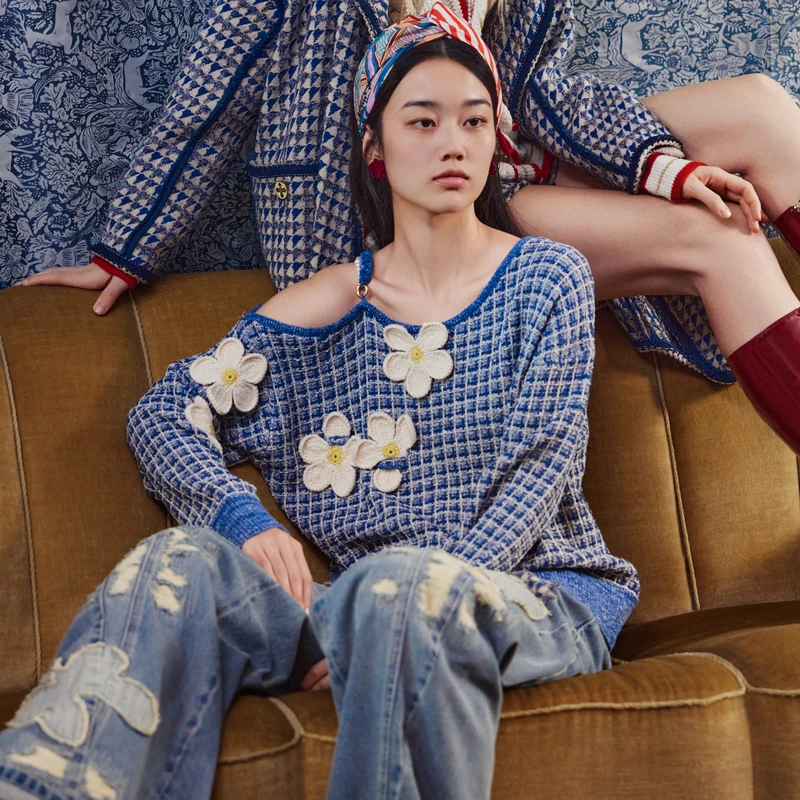 谜底套头针织衫女2024春新款复古文艺圆领露肩宽松毛衫241MZ0315