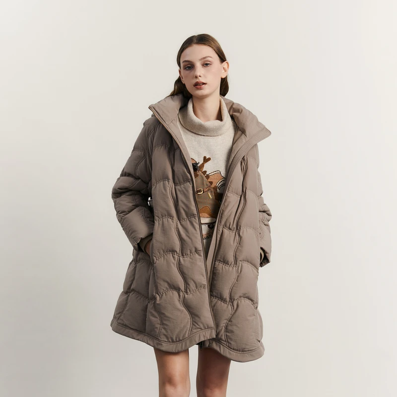 谜底A型中长款羽绒服女冬季新品复古连帽鹅绒面包服234MY1459