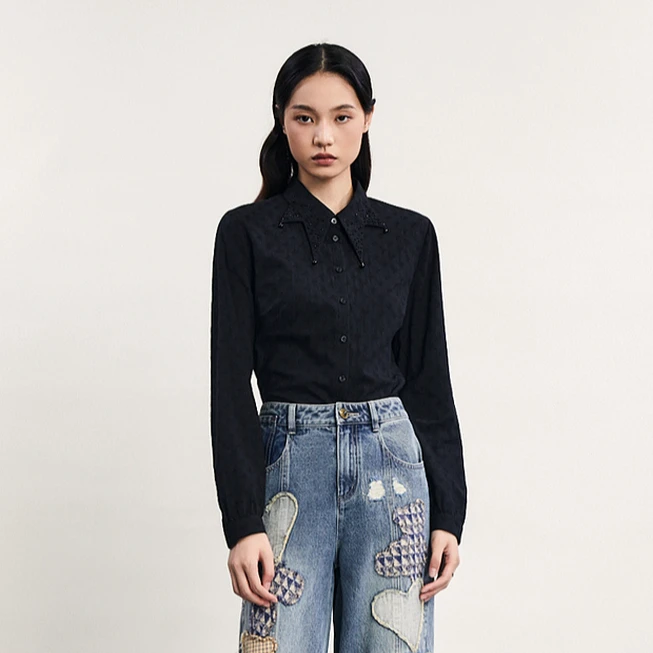 谜底通勤白衬衫长袖女2024春季新款领口钉珠绣百搭衬衣241MC0109