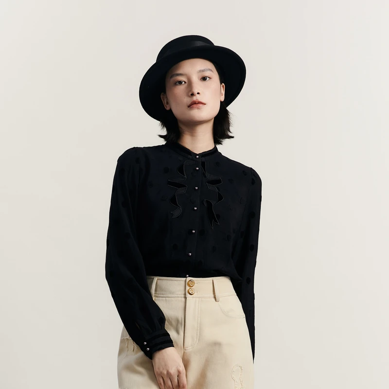 谜底提花衬衫长袖女新品通勤风复古绣花宽松衬衣234MC1524