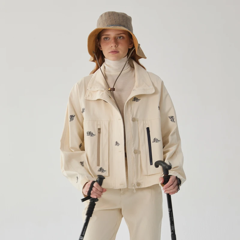 谜底立领夹克女冬季新品休闲工装风刺绣个性短外套244MW1647