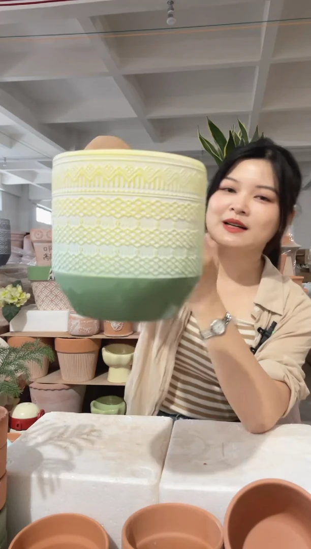 【闪购商品】红陶20CM以下X119机雕渐变绿口径16高度16