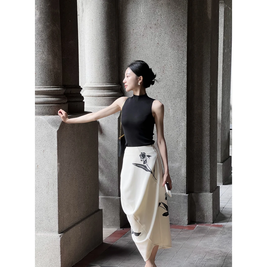 she satin 醋酸蚕丝半高领针织背心AE4BZB11