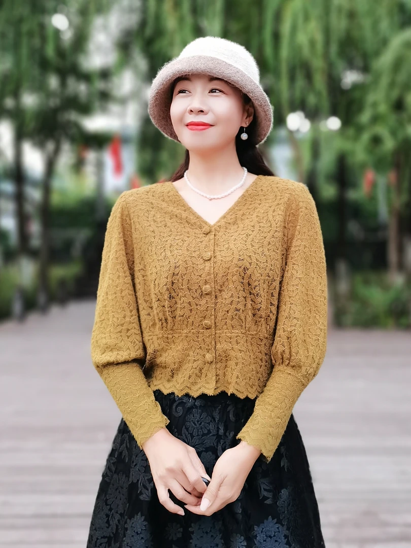 【陈风优选】雅·秋意渐浓蕾丝花边修身V领短款小衫