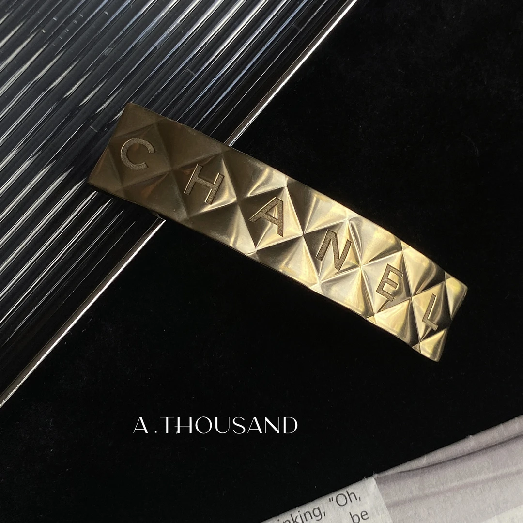 95新 Chanel/香奈儿 浅金色菱格字母发夹ins中古一字夹