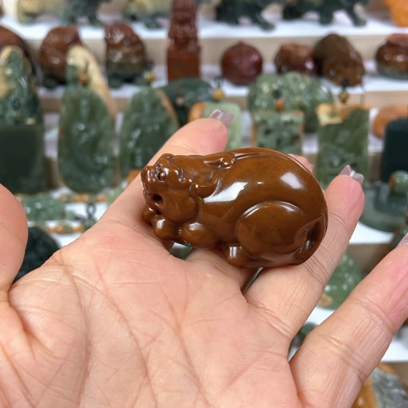 【闪购商品】岫岩河磨玉（透闪石质玉）挂件未镶嵌老*李