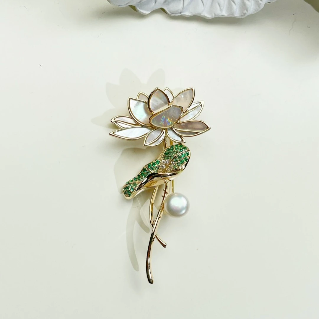 HY2014白贝莲花胸针