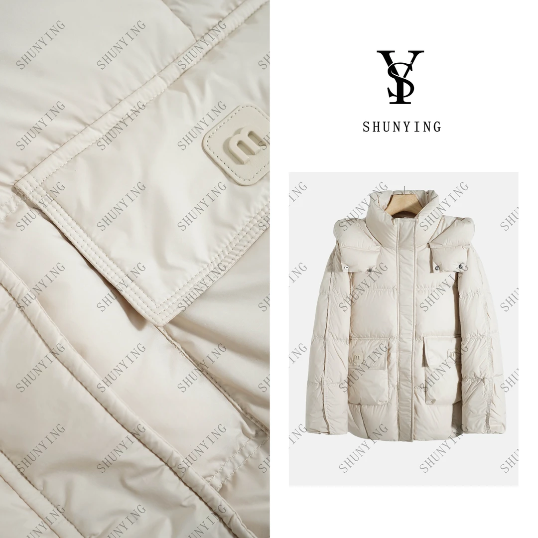 【仟娜】冬季新款M兜兜时尚连帽短款羽绒服24177备